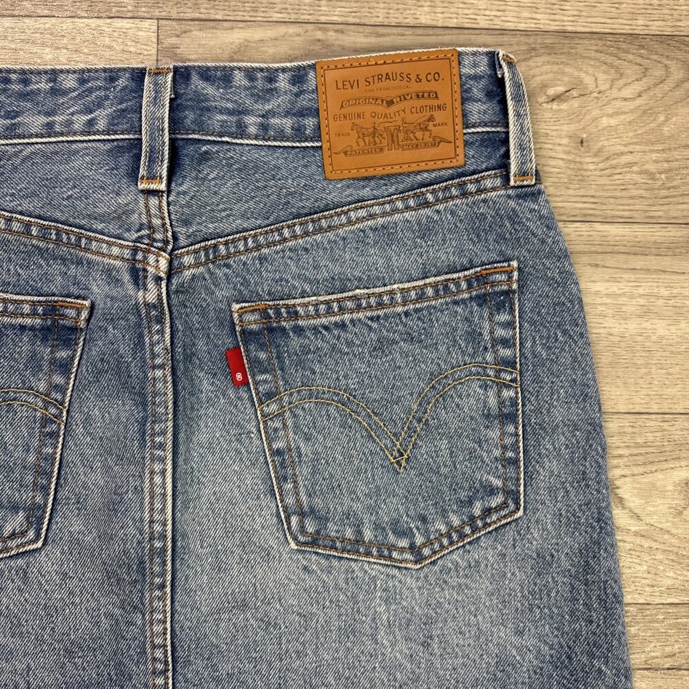 Levi's Icon Jean Skirt A-Line Button Fly Frayed Hem Medium Wash sz 24 - Picture 6 of 6